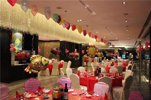 年會排隊(duì)氦氣球